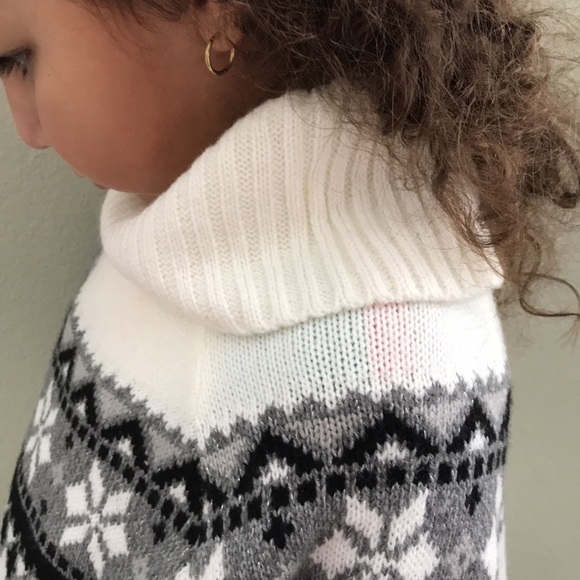 CRAZY 8 Girls Girls Knit Sweater With Snowflakes | 4T - Picture 6 of 10
